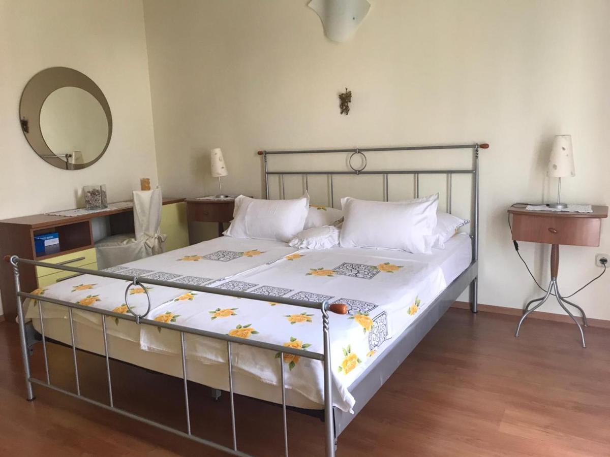 Apartmani Katarina Bol Exterior foto