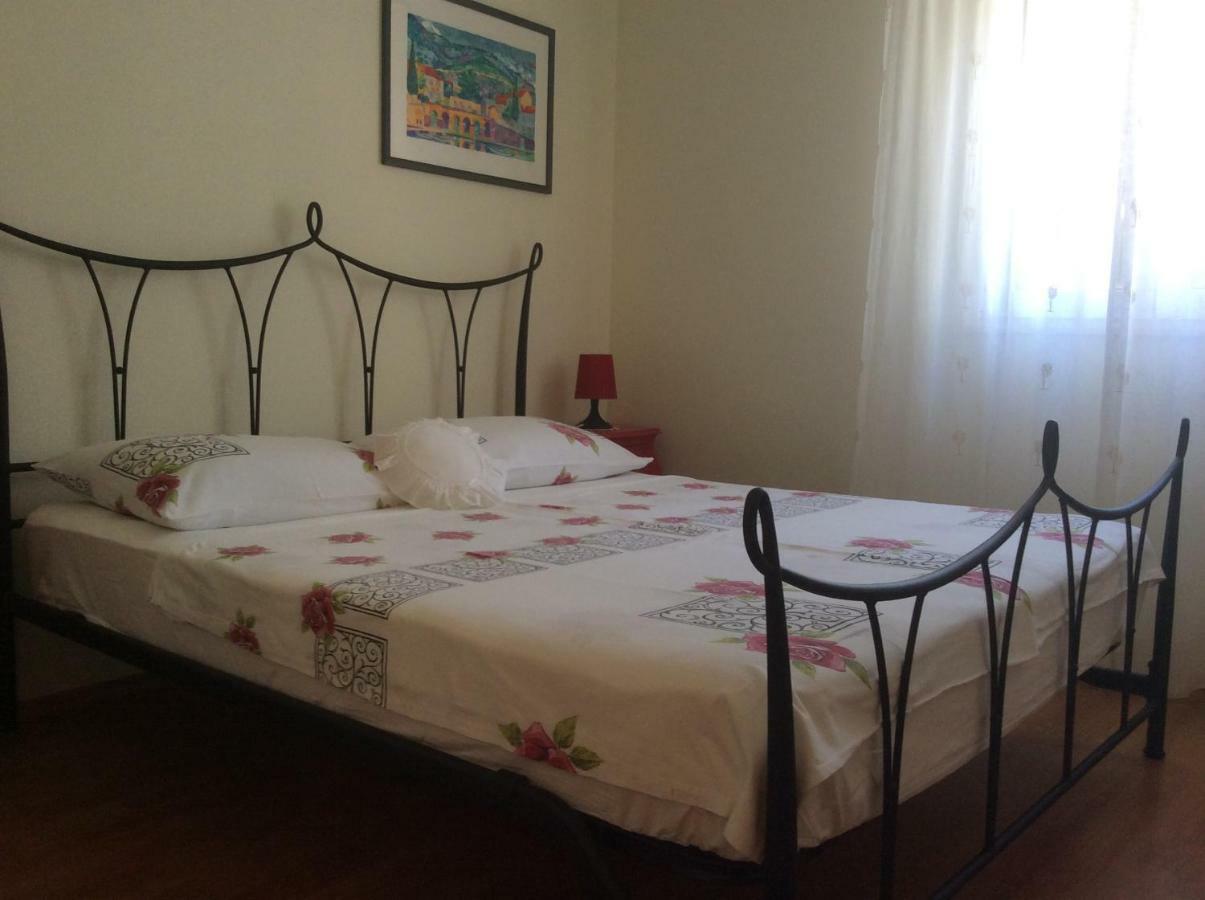 Apartmani Katarina Bol Exterior foto
