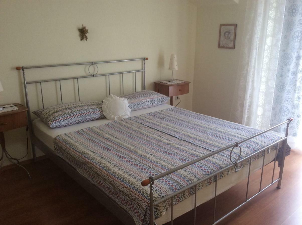 Apartmani Katarina Bol Exterior foto