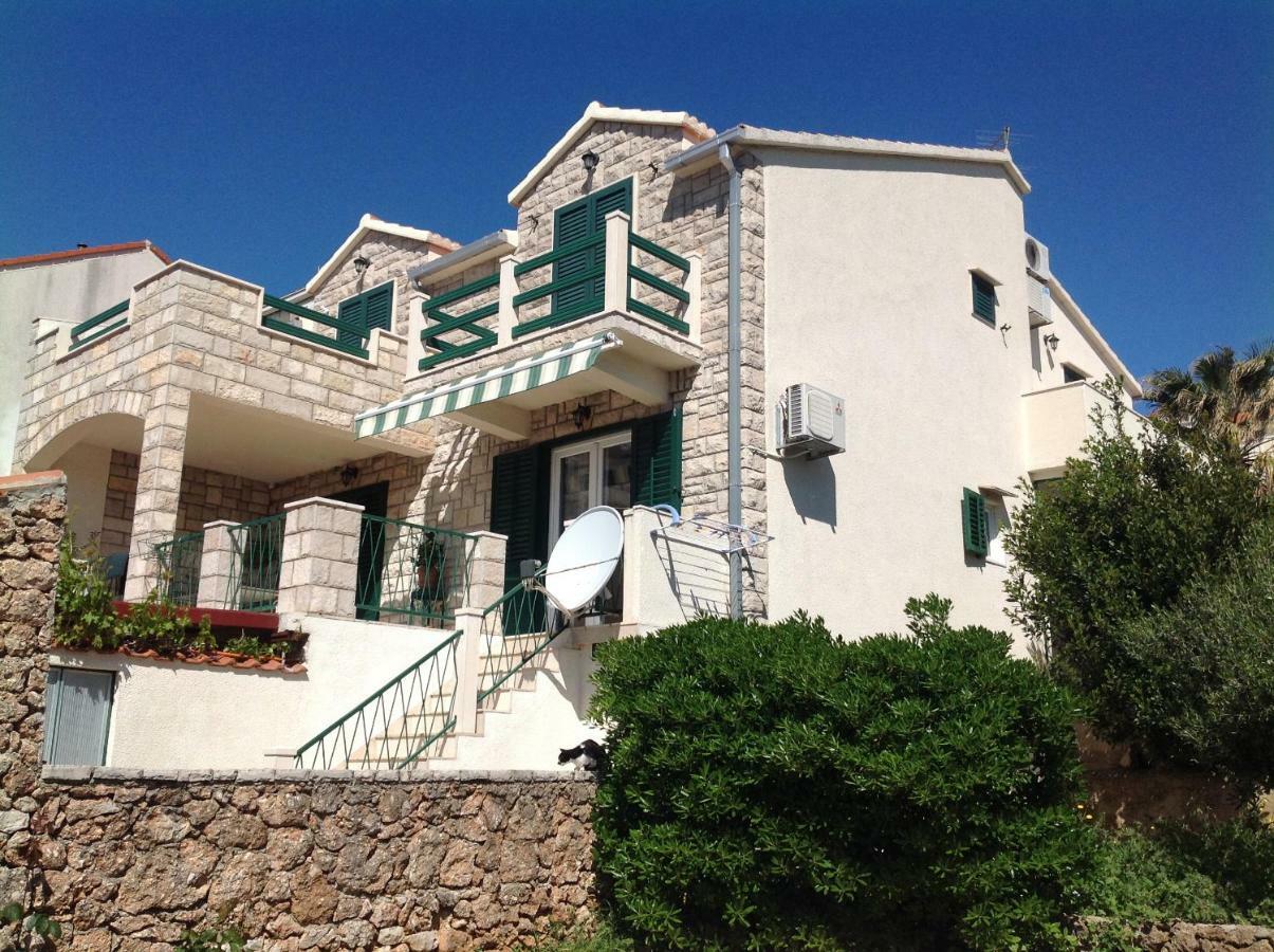 Apartmani Katarina Bol Exterior foto